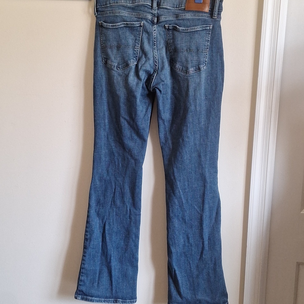Lucky Brand Mid Rise Boot Jeans 12/31R Medium Wash 32" Inseam EUC - Picture 4 of 10